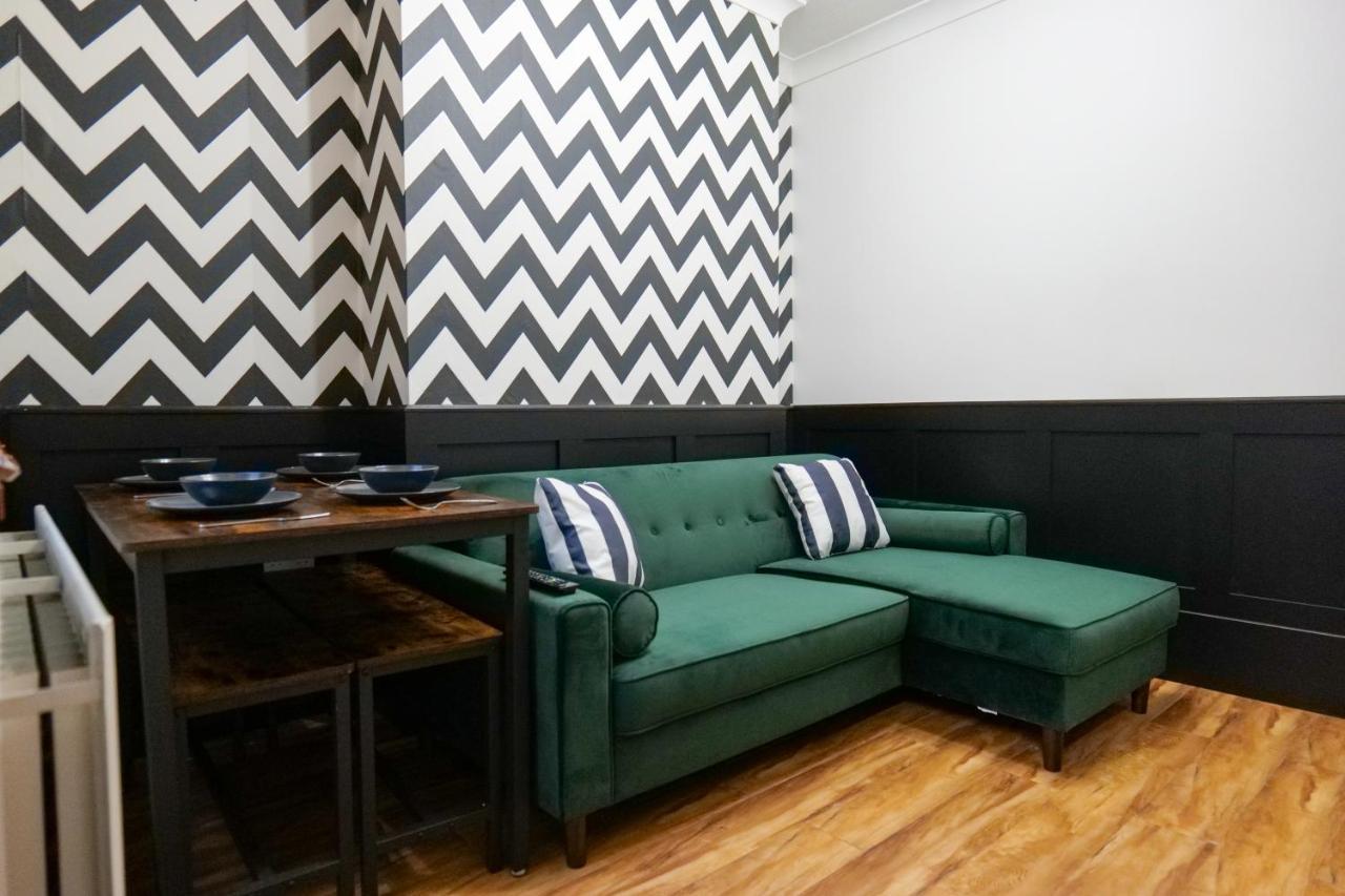 Broadway Belfast! Central Location! Sleeps 6! 外观 照片