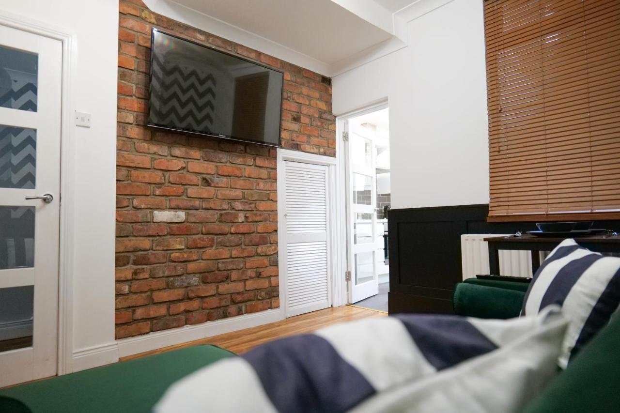 Broadway Belfast! Central Location! Sleeps 6! 外观 照片