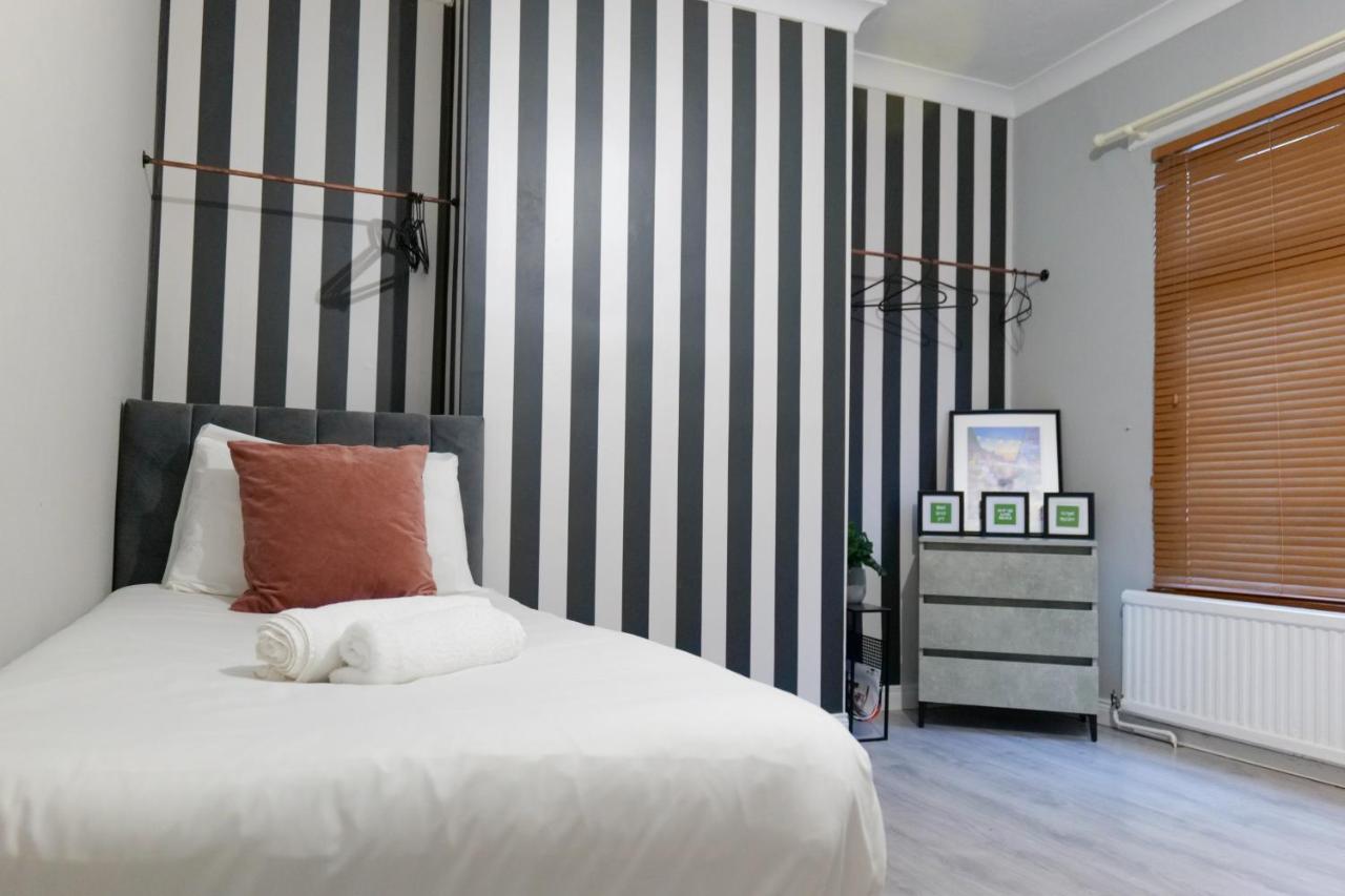 Broadway Belfast! Central Location! Sleeps 6! 外观 照片