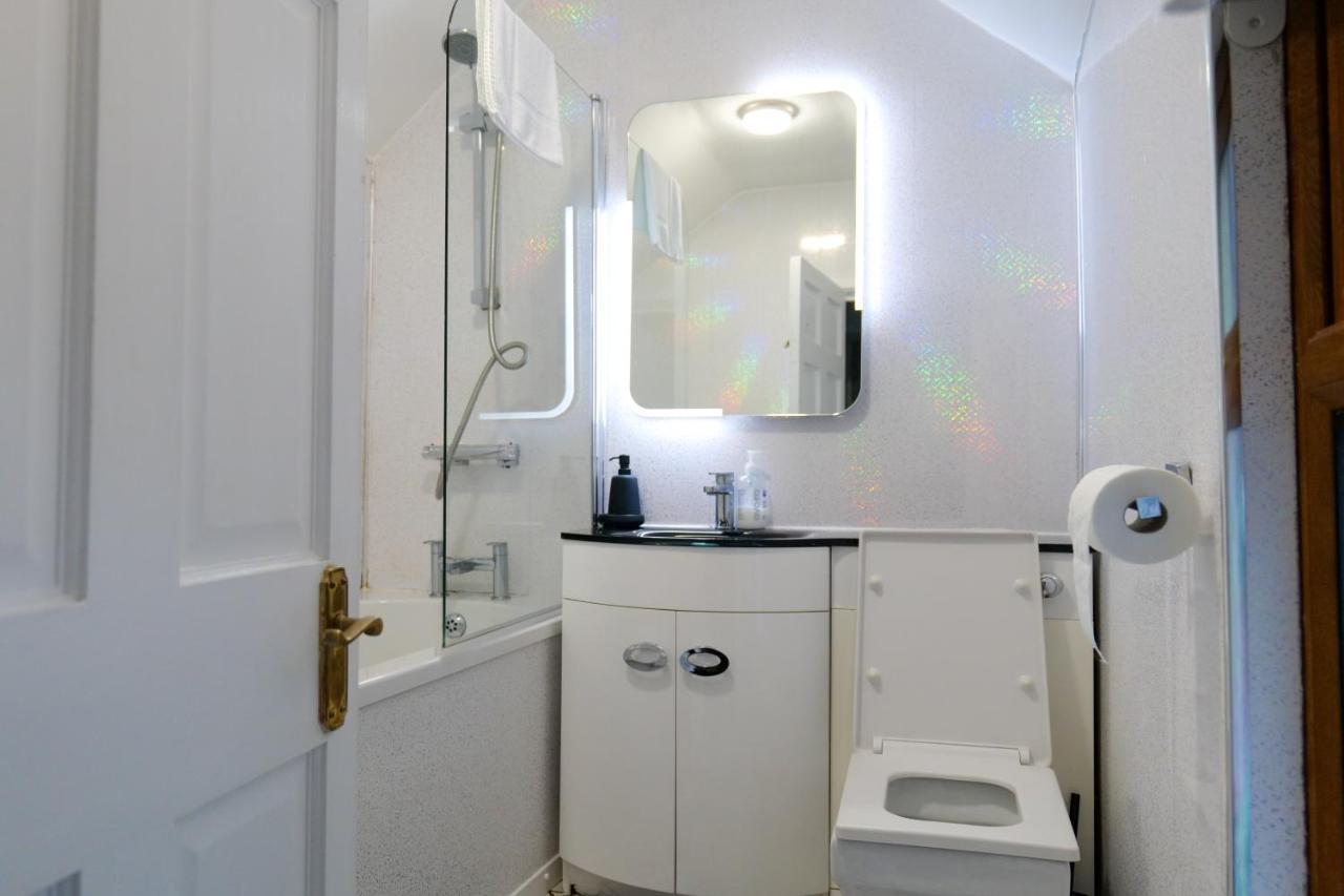 Broadway Belfast! Central Location! Sleeps 6! 外观 照片